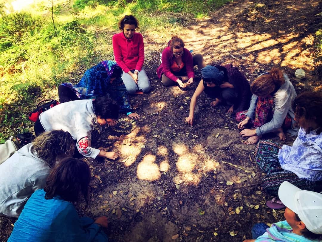 Women building altar